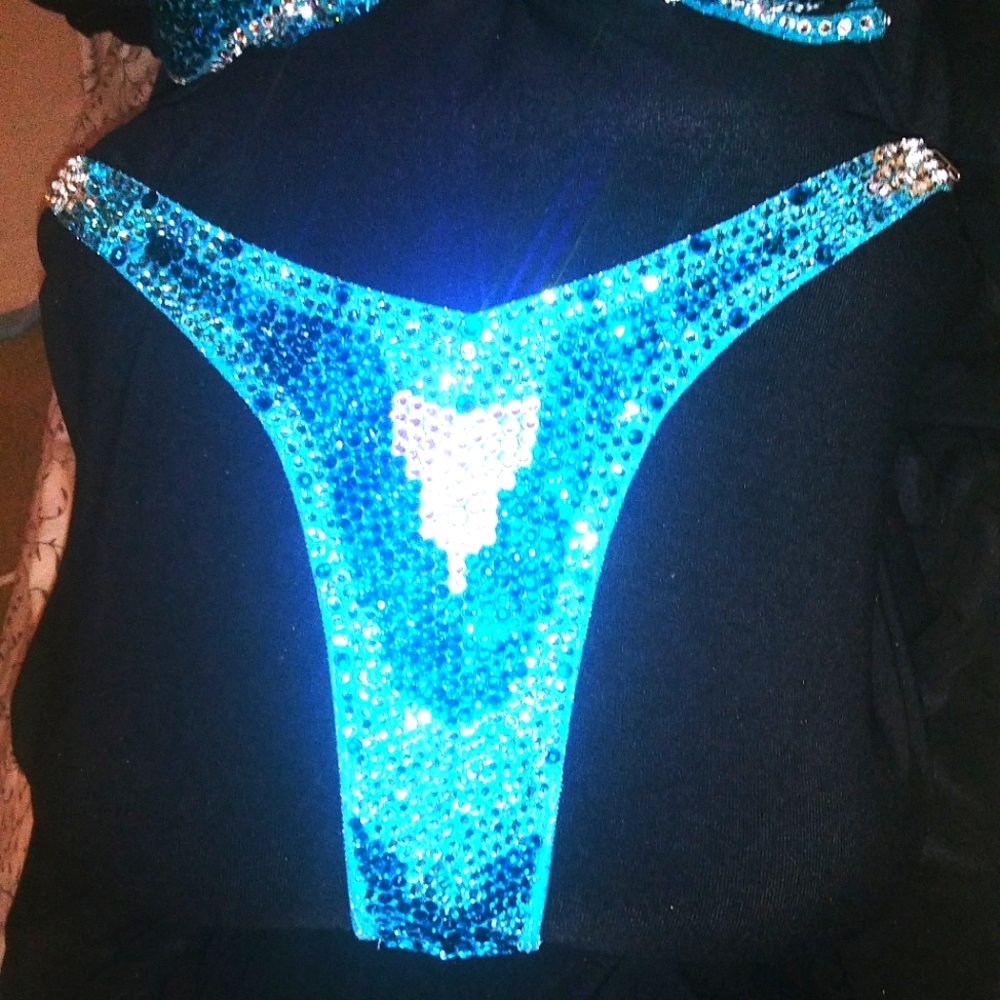 Competition Bikini - Picture 4 of 6